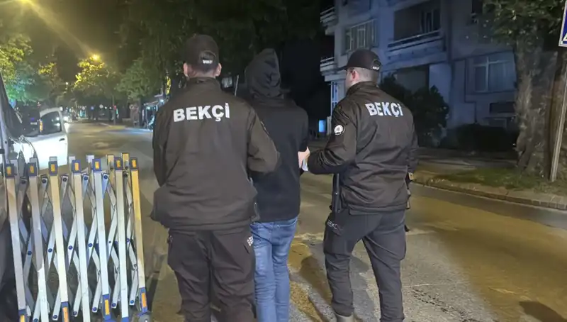 Edirne'de Düzensiz Göçmen Operasyonu: 4 Kişi Ele Geçirildi!