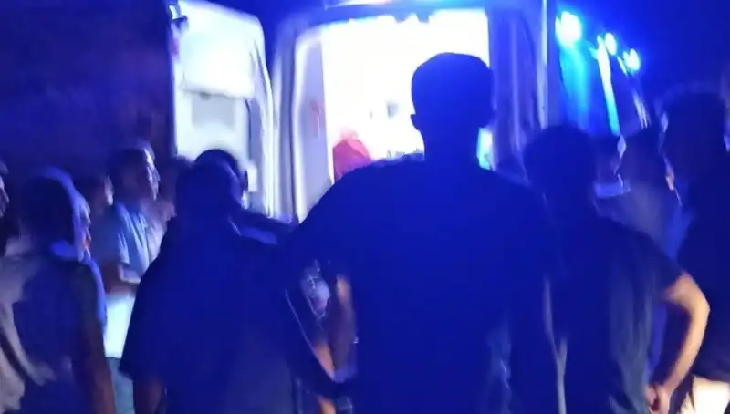 Otomobil Uçuruma Yuvarlandı: Kaza Sonrasında Sürücünün Durumu Merak Ediliyor