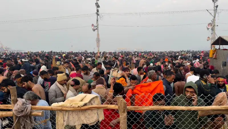 Hindistan'da Dini Festivalde Tragik İzdiham: Altı Kişi Hayatını Kaybetti