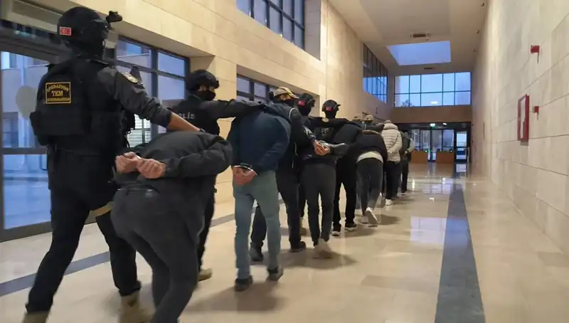 47 İl'de DAEŞ Operasyonu: 298 Şüpheli Gözaltında!