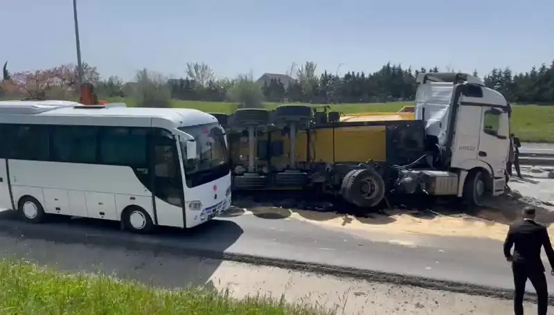 Büyükçekmece TEM Otoyolu'nda Trafik Kazası: 3 Saatlik Kapanma ve Kilometrelerce Kuyruk