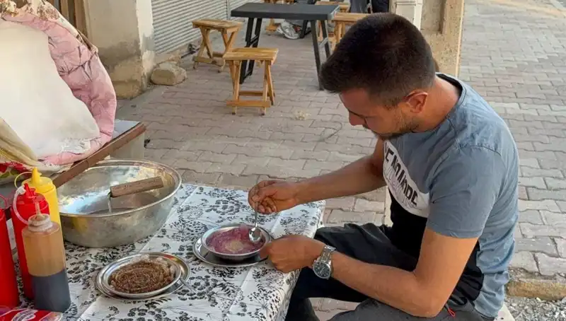 Toros Dağları'nın Zirvesinden Gelen Doğal Lezzet: 50 TL'ye Satılan Özel Tabak