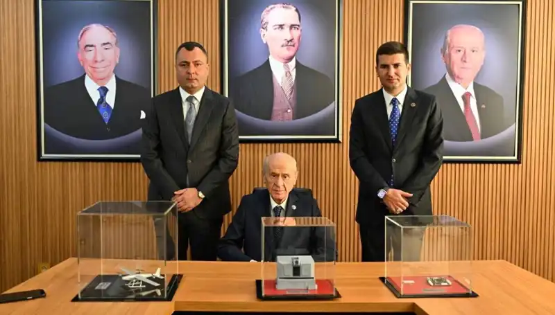 MHP Lideri Bahçeli, Ülkü Ocakları'nı Ziyaret Etti: Muhafazakar Gençlikle Buluşma