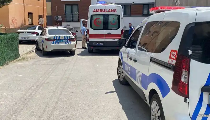 Bıçaklı Kavgada İki Kardeş ve Bir Polis Yaralandı: Olayın Ardındaki Gerçekler