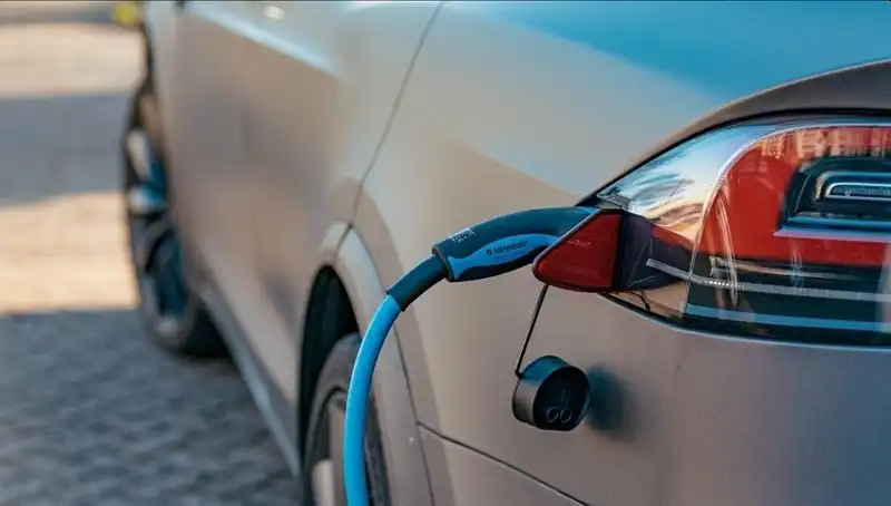 2023 Yılında 6 Ayda 9.1 Milyon Elektrikli Araç Satışı Gerçekleşti