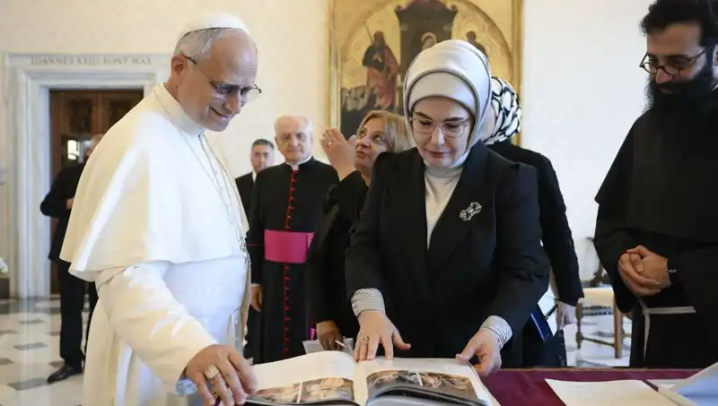 Emine Erdoğan ve Papa Leo: Gazze Üzerine Kritik Görüşme Gerçekleşti