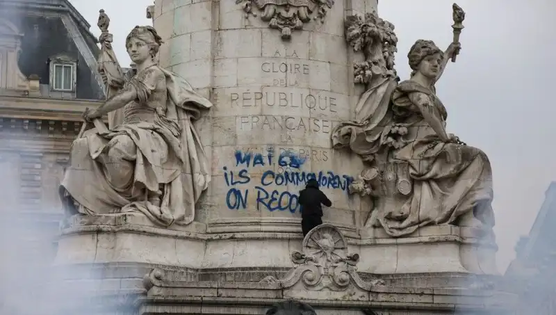 Paris Belediyesi, Grafiticilere Savaş Açtı: Sanat mı, Vandallık mı?