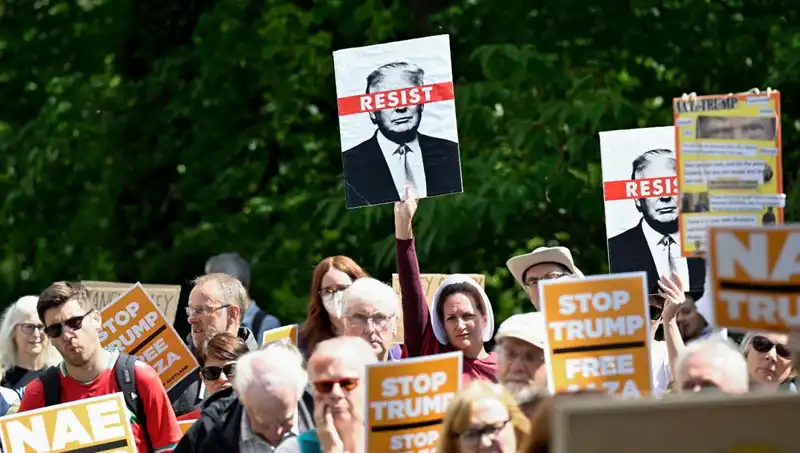 Trump'ın İskoçya Ziyareti: Golf Oynarken Protesto Edildi