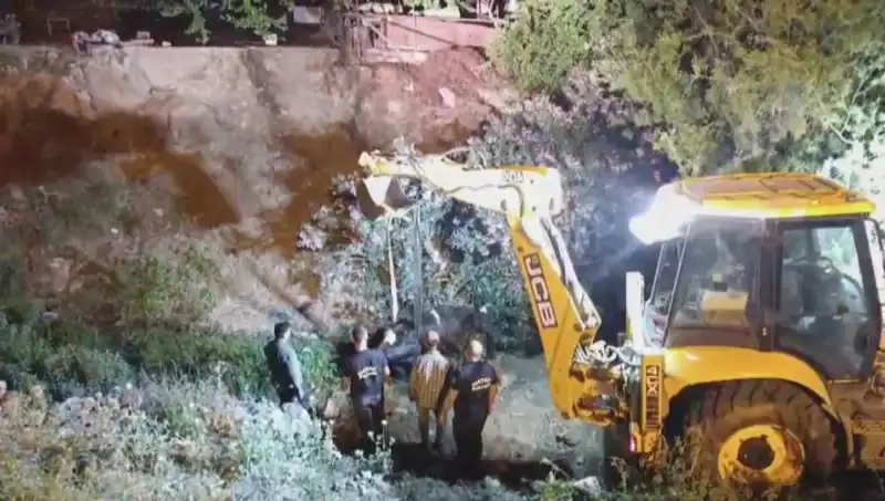 Hatay’da İneği Kurtarmak İçin Başlatılan Gösterişli Operasyon Göz Doldurdu