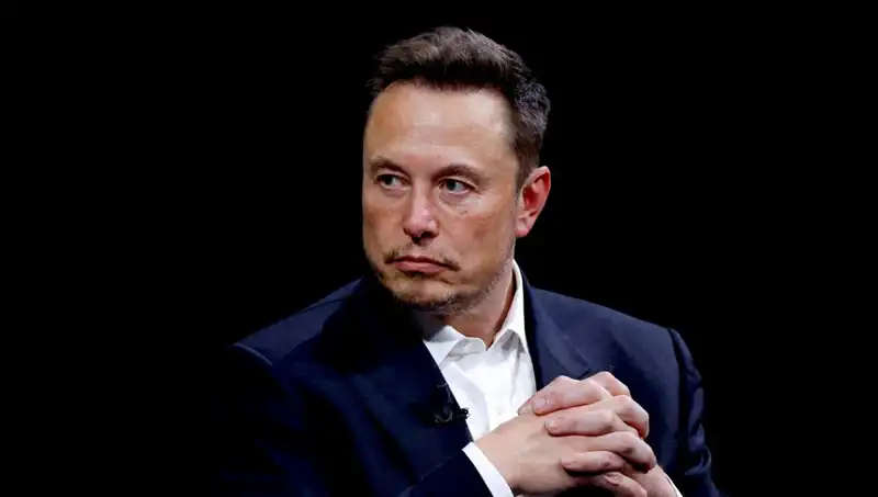 Musk'ın Çarpıcı Tahmini: "Robotlar Cerrahları Geçecek" Tarihi Belli Oldu
