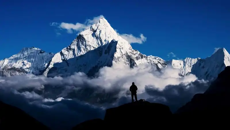 Everest Dağı'nda Devrim Niteliğinde Bir İlk: Tırmanış Deneyimi Artık Farklı!
