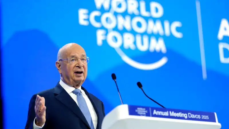 Davos’un Yüzü Klaus Schwab Görevini Bıraktı: Gelecek Ne Olacak?