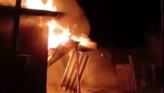 Karabük'te İki Ev Alev Alev Yandı: Yangının Sebebi Ne Olabilir?