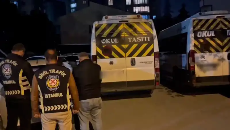 Görüntüler Ortaya Çıktı: İki Servis Sürücüsü Sahte Kayıtlarla Yakalandı