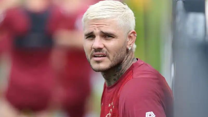 Icardi'den Borç Açıklaması: Osimhen ve Kerem Aktürkoğlu Üzerine Dikkat Çeken İfadeler