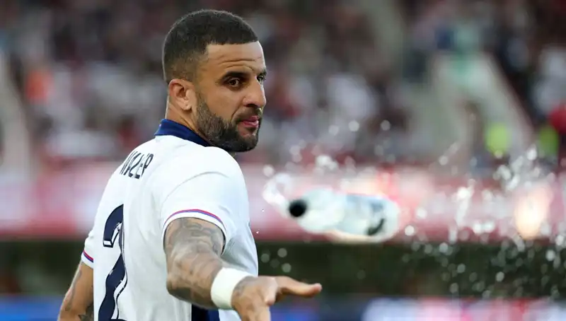 Fenerbahçe'nin Transfer Planları Altüst Oldu: Walker Opsiyonu Kullanılmadı!