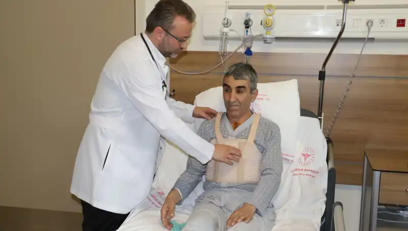Aort Damarı Yırtılması: Hayati Tehlike ve Uzun Süren Ameliyat Süreci