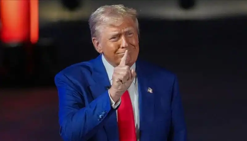 Trump, Wall Street Journal'ı basın havuzundan çıkardı: Epstein’a yapılan mektup neyi anlatıyor?