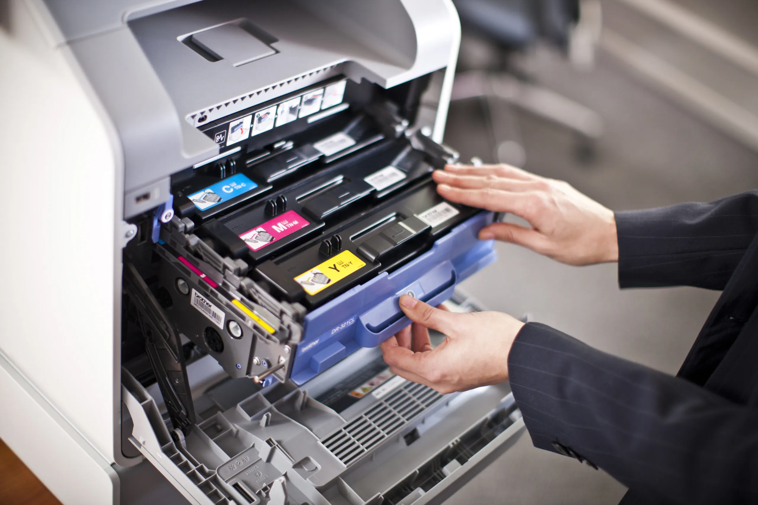 Baskı Alırken Gizli Tehlike: Kartuş ve Toner Seçimi Yazıcınızın Geleceğini Belirleyebilir