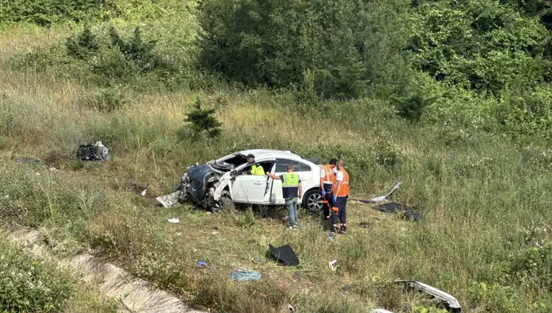 Kuzey Marmara Otoyolu’nda Dehşet Verici Kaza: Şarampole Devrilen Araçlar