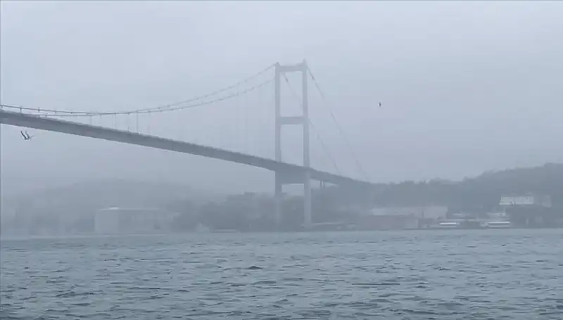 İstanbul Boğazı'ndaki Gemi Trafiğini Sır Gibi Kapatan Yoğun Sis Olayı