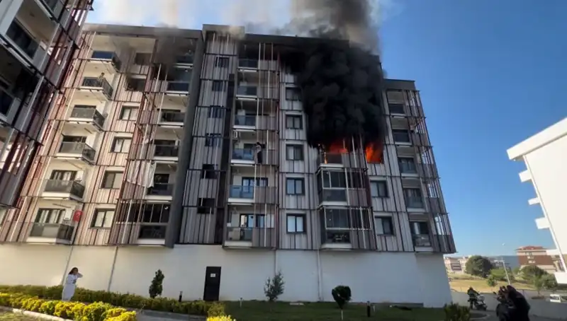 Çanakkale'de Korkutan Yangın: Sabahın İlk Işıklarıyla Gelen Panik