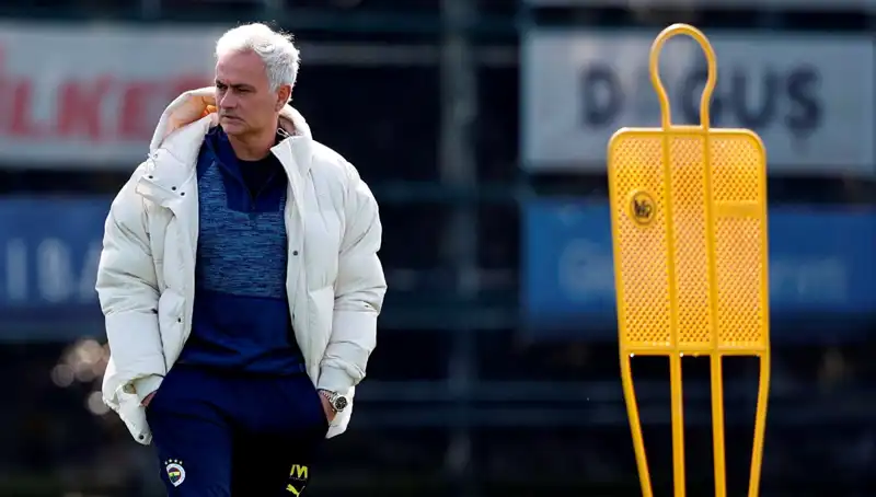 Mourinho'nun Bir Numara Stratejisi: Hem Başarı Hem Tartışma