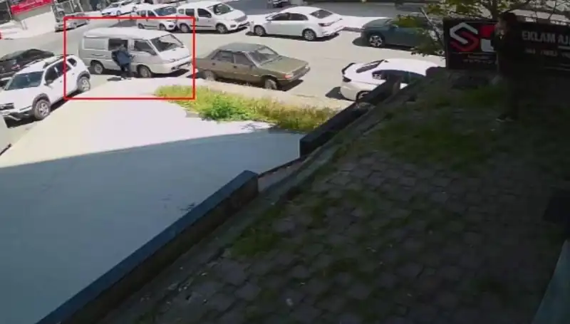 Aracını Çalmak İsteyen Hırsız, Suçüstü Yakalandı: Olay Yerinde Gözaltı