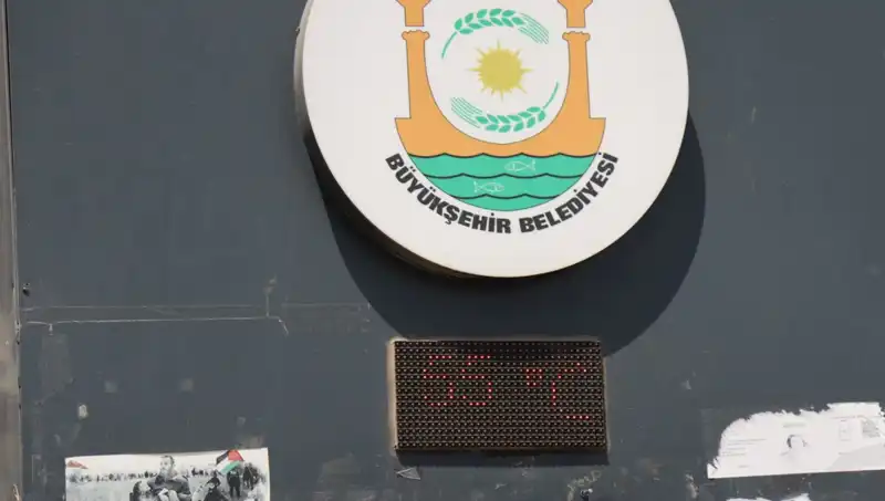 Yazın Kıyasıya Rekabeti: Termometreler 55 Dereceyi Gösterdi!