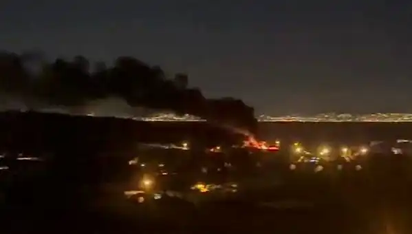 Yalova'da Depoda Çıkan Yangın, Bir İtfaiyeci Hastaneye Kaldırıldı