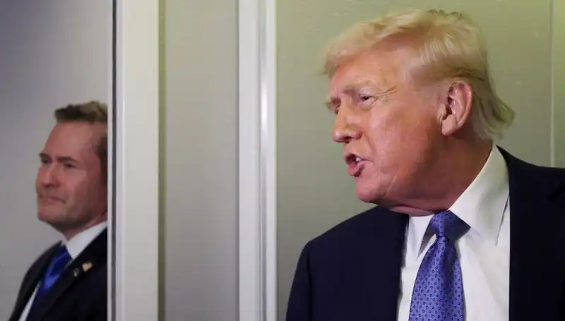Trump, Mike Waltz'u Görevden Alarak Planlarını Yanlışlıkla Sızdırdı mı?
