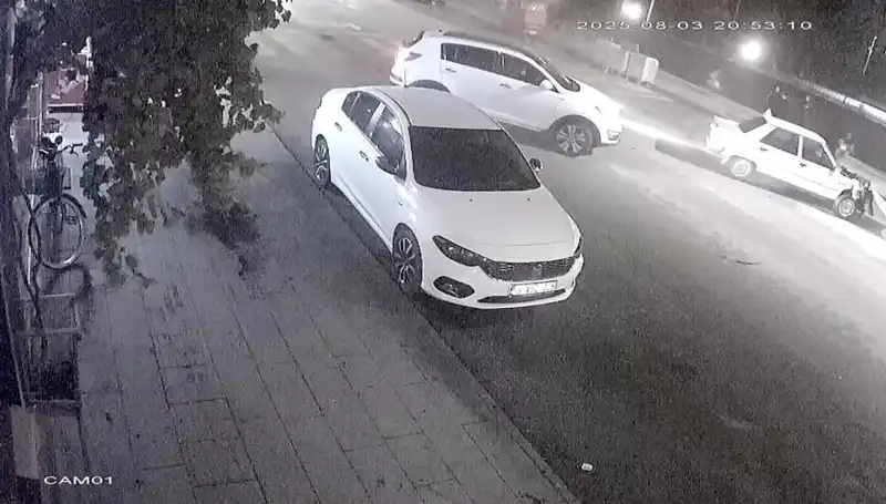 Yaya Geçidinde Tehlike: Yayalara Yol Vermek İsterken Kaza Oldu