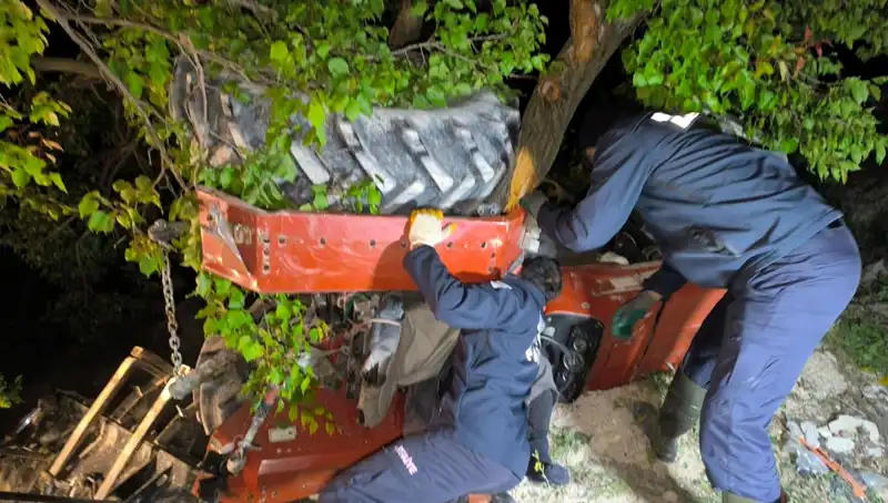 Kontrolden Çıkan Traktörün Devrilmesi Sonucu Hayatını Kaybeden Sürücü