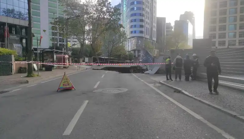 Sarıyer’de Aniden Çöken Yol, Şehirde Neleri Değiştirecek?