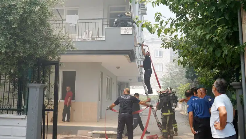 Arkadaş Kavgası Alev Alev Yandı: Daireler Küller İçinde!