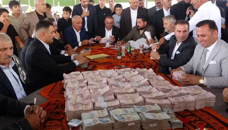 Aşiret Düğününde 1,5 Kilo Altın ve 7,5 Milyon TL Takı Töreni