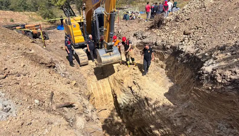 Manisa'da Havuz Kazısında Toprak Kayması: İki Can Kaybı ile Facia