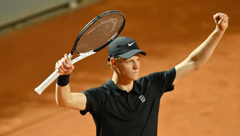 Wimbledon 2023'te Yarı Final Mücadeleleri Başlıyor: Hangi İsimler Öne Çıkacak?