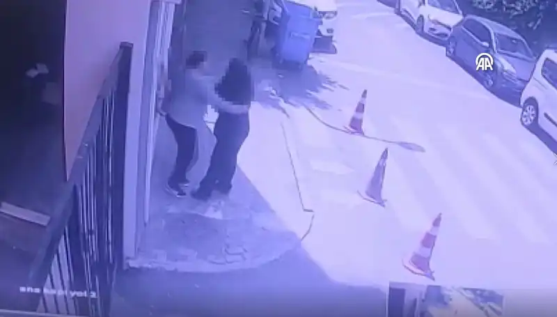 İstanbul'da Lise Tuvaletinde Şok Eden Olay: Öğrenciler Panik İçinde!
