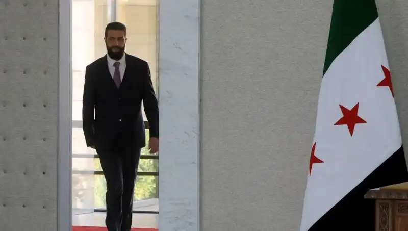 Fransa'nın Suriye Stratejisi: Paris'teki Şara-Macron Zirvesinin Detayları