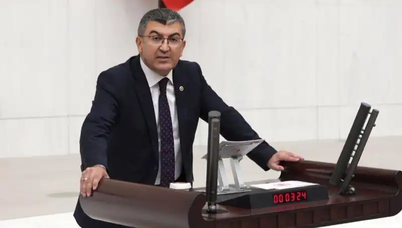 Gelecek Partisi'nden Hasan Ekici İstifa Etti: Siyasi Arenada Şok Gelişme