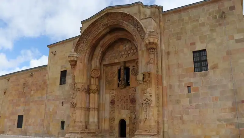 Divriği Ulu Camii ve Darüşşifası'na Ziyaretçi Akını: Tarihe Yolculuk