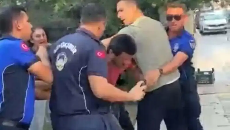 Seyyar Satıcıya Zabıta Tarafından Üzgünlük Verici Saldırı: Neler Oldu?