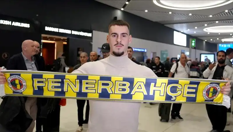 Fenerbahçe, Genç Yıldız Mimovic'in Lisansını Çıkardı: Gelecek Umutları Artıyor