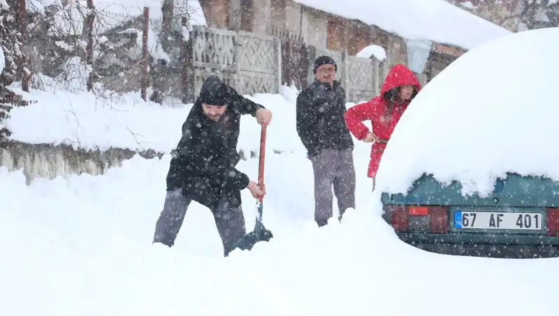 14 Nisan Okullarda Kar Tatili Var mı? Hangi İllerde Tatil Duyuruldu?