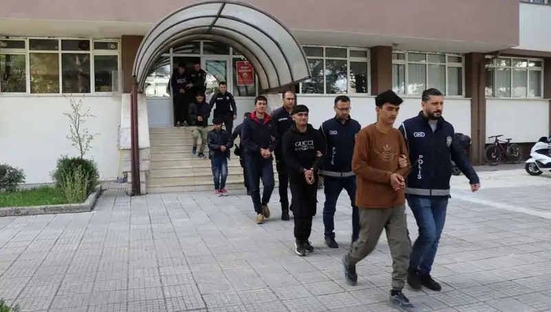 Edirne ve Kırklareli'nde Kaçak Göçmen Operasyonu: Şok Eden Detaylar