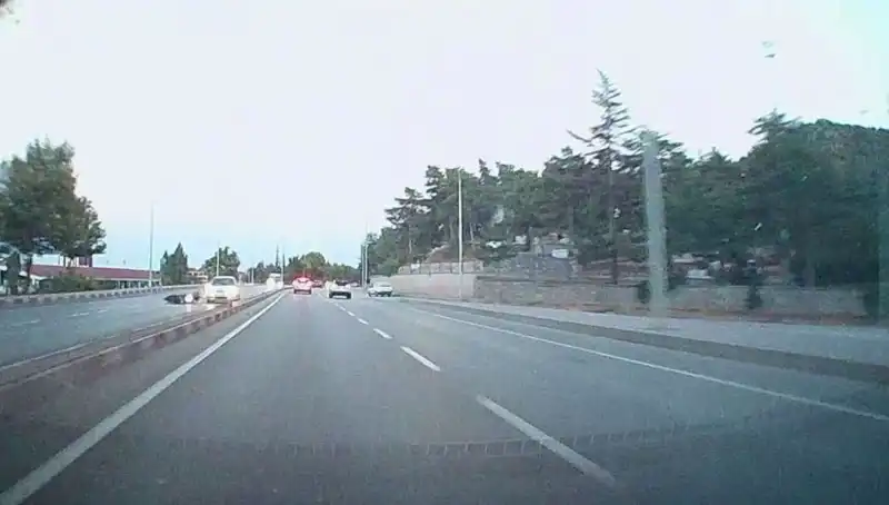 Motosiklet ve Otomobil Çarpıştı: Kaza Anı ve Sonrası