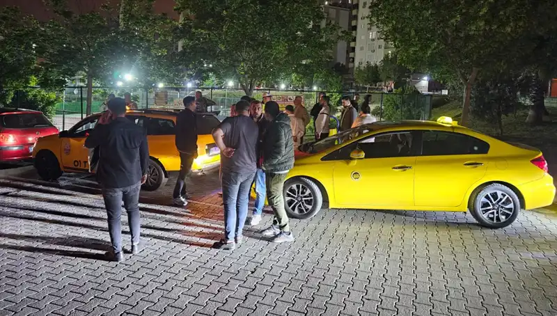Adana’da Taksi Krizinde Korsan Taksiye Dayağı: Vatandaşlar Ne Dedi?