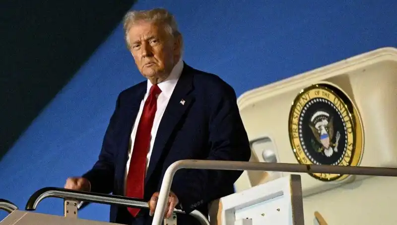 Katar'ın 400 Milyon Dolarlık Uçağı: Trump'a Özel Görev Üstleniyor!