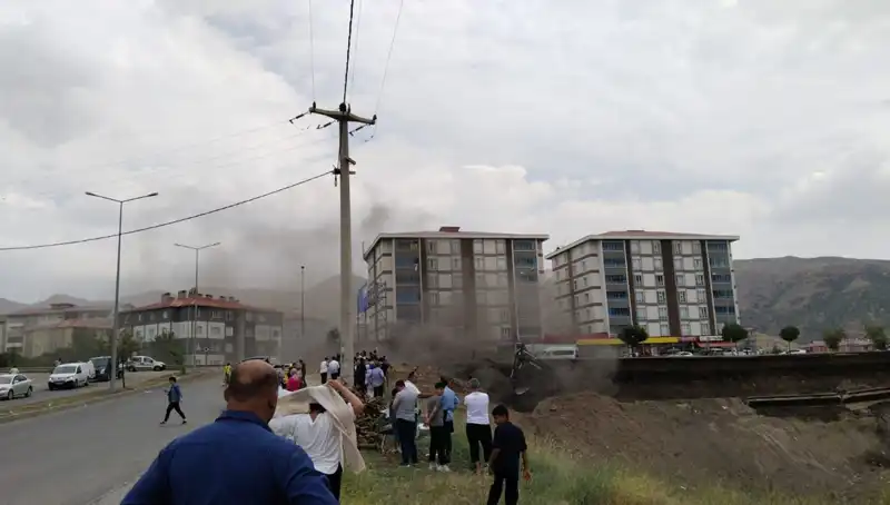 Bitlis'te Doğalgaz Hattında Yaşanan Patlama Şehirde Panic Yarattı